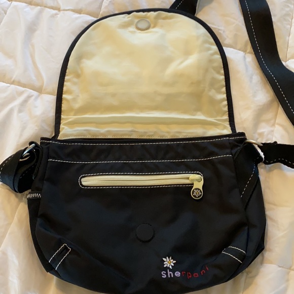 Sherpani Purse - Picture 4 of 10